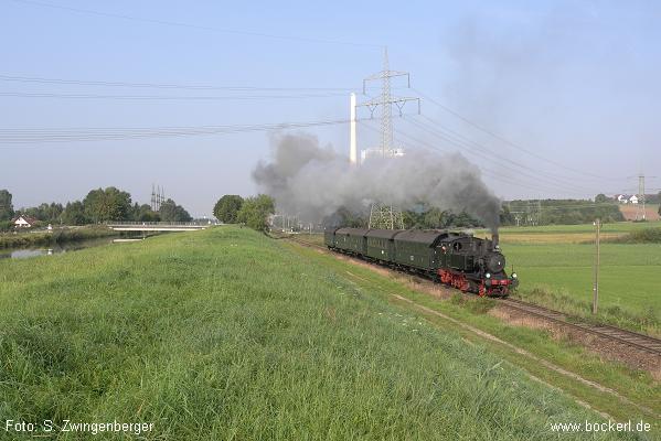 Sonderfahrt mit 70 083, am Kanal unweit des Kraftwerks, 07.09.2014; (Foto: Zwingenberger)