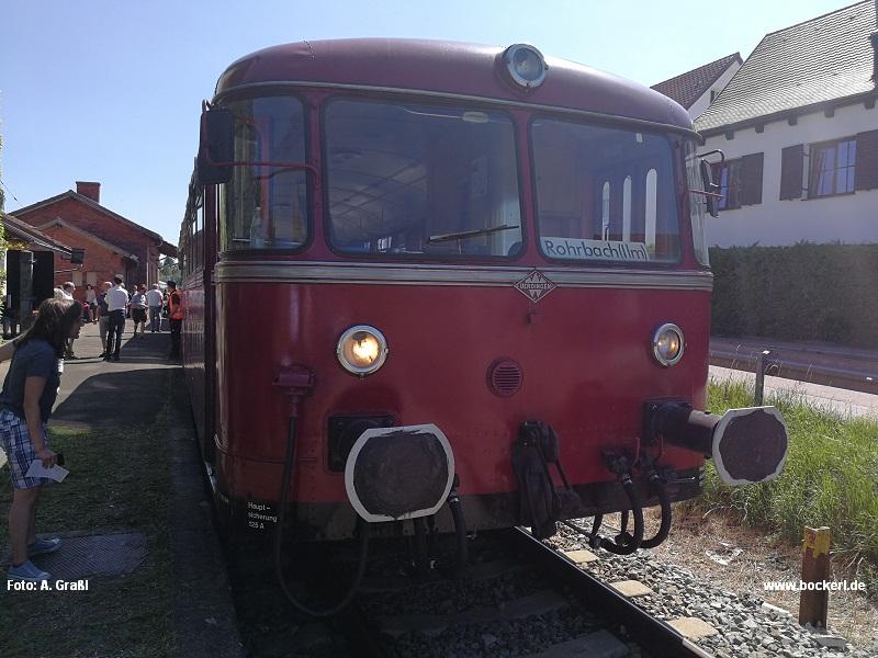 Schienenbus in Wolnzach am 11.8.2019, Foto: Graßl