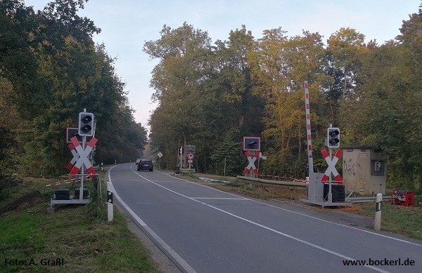 Bahnübergang zwischen Langenbach und Haag am 18. Oktober 2021